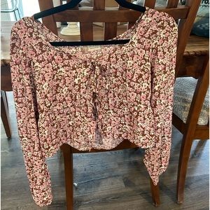 floral top, opening in front with small bows